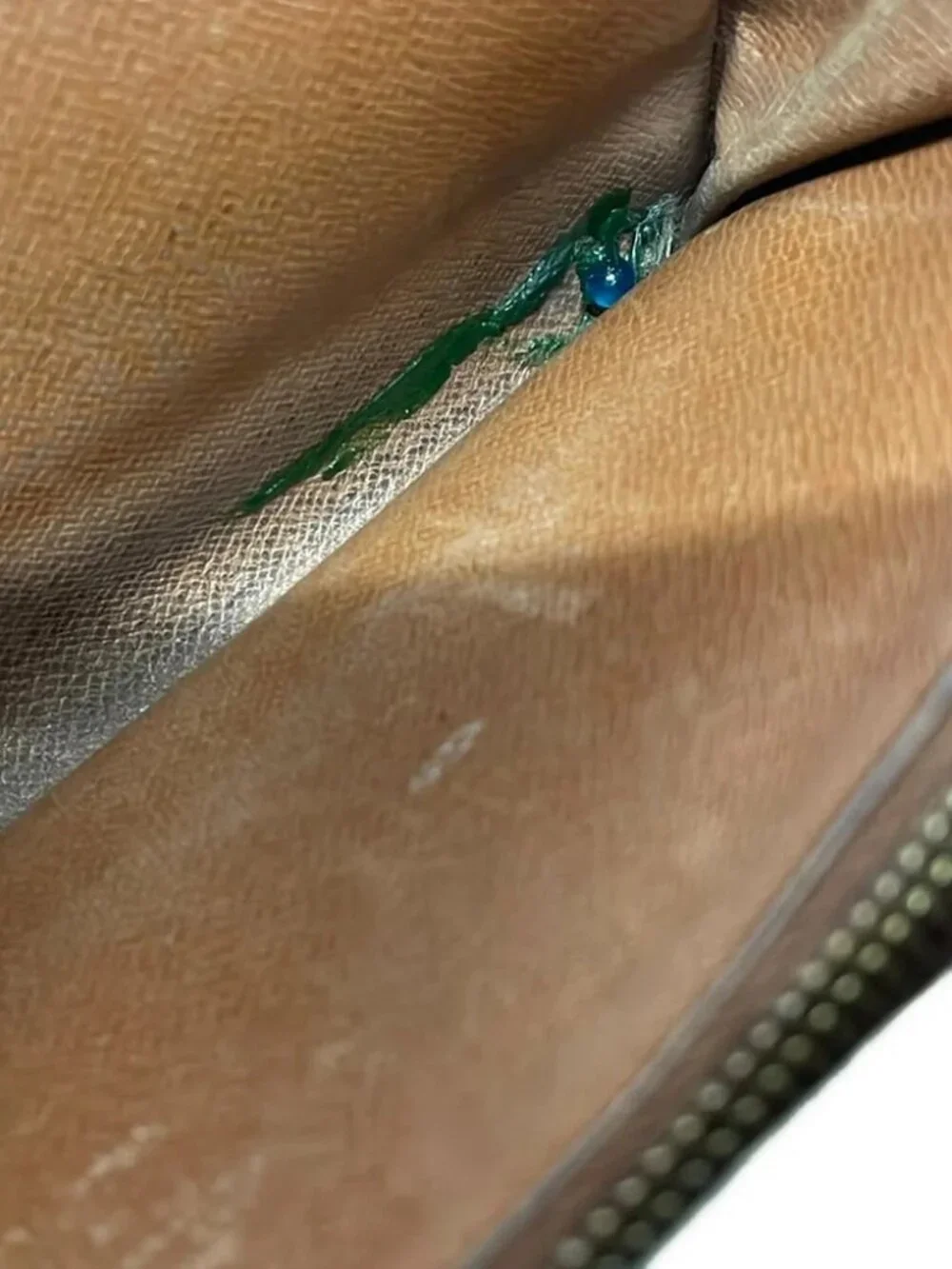 Louis Vuitton accessories	none note	